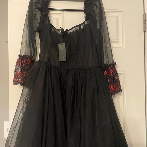 Halloween Elegant Black and Red Gothic Dress - Picture 3 of 5